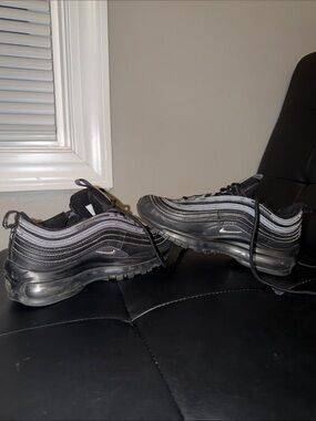 Nike Black and Gray Wave-Striped Air Max Sneakers
